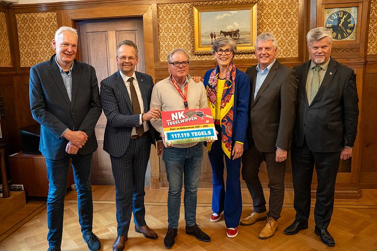 Gemeente Teylingen wint Gouden Schep bij NK Tegelwippen 2024!